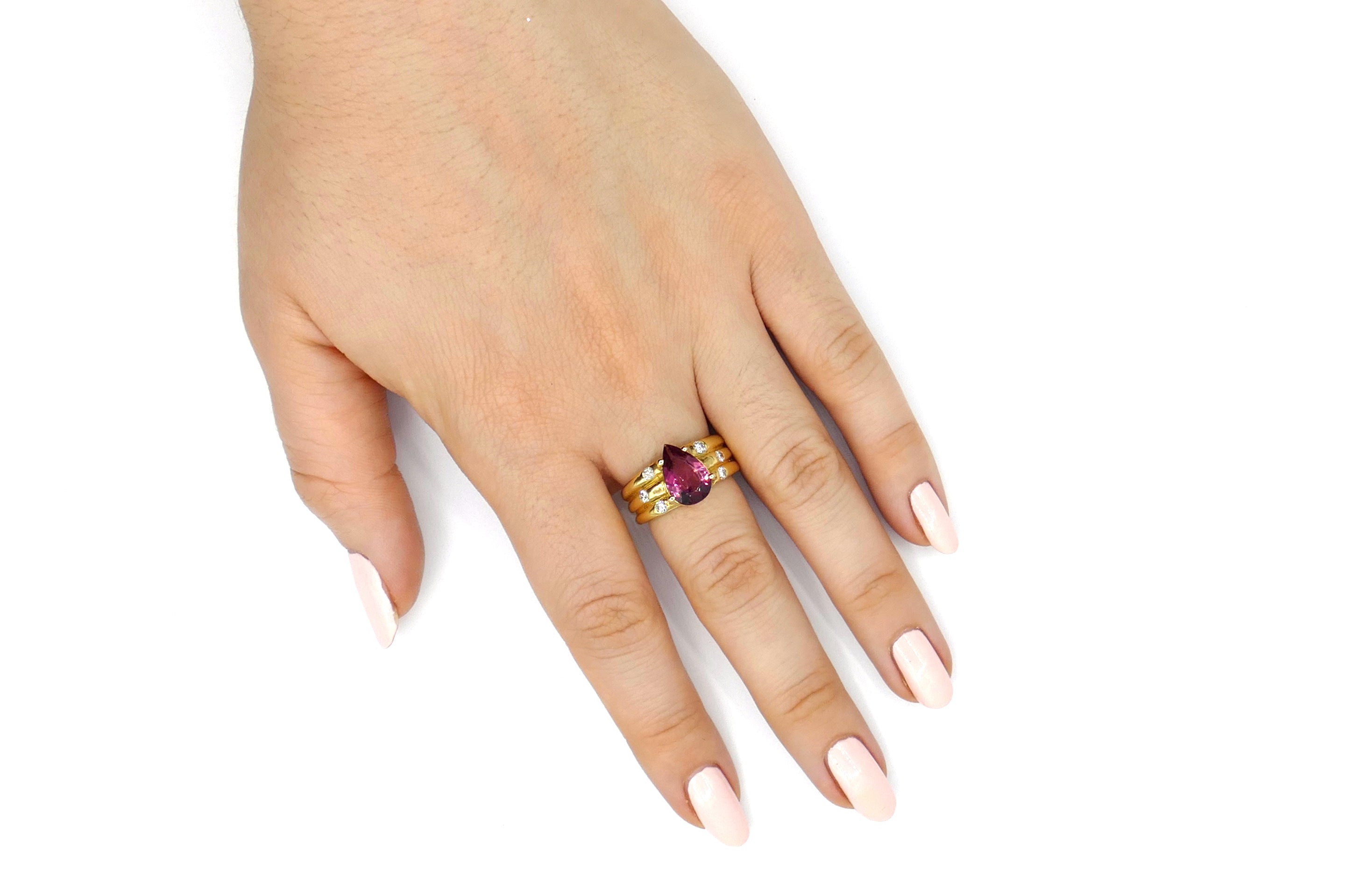 1980s Pear Shape Pink Tourmaline Diamond 18K Yellow Gold Ring