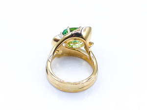 Peridot Diamond and Yellow Gold Retro Ring