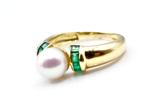 White Pearl and Emerald Yellow Gold Ring