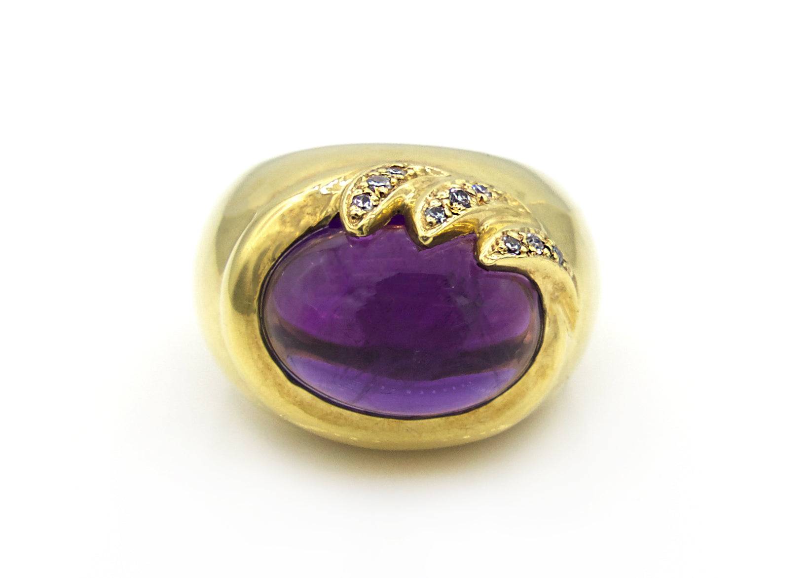 Cabochon 8 CT Amethyst and 18K Yellow Gold Ring